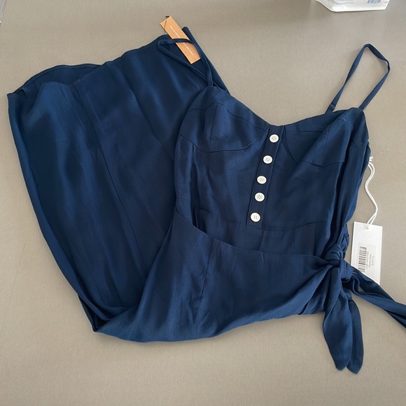 Reformation Rianne Dress - Picture 7 of 11